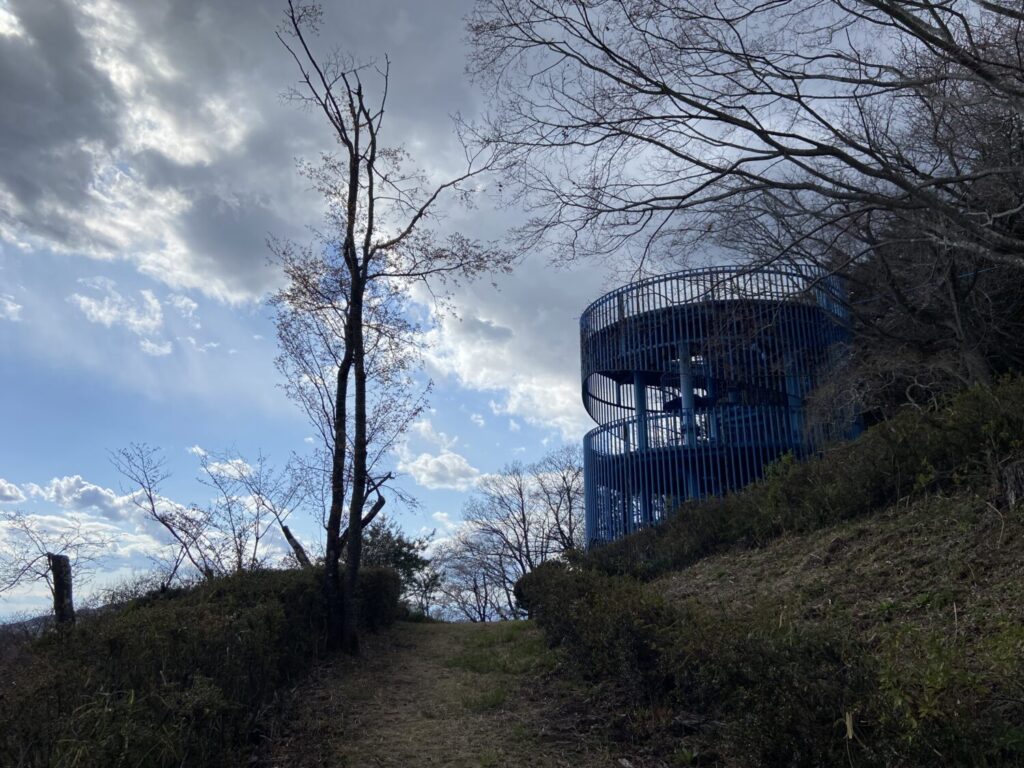 富谷山の隠れた展望塔